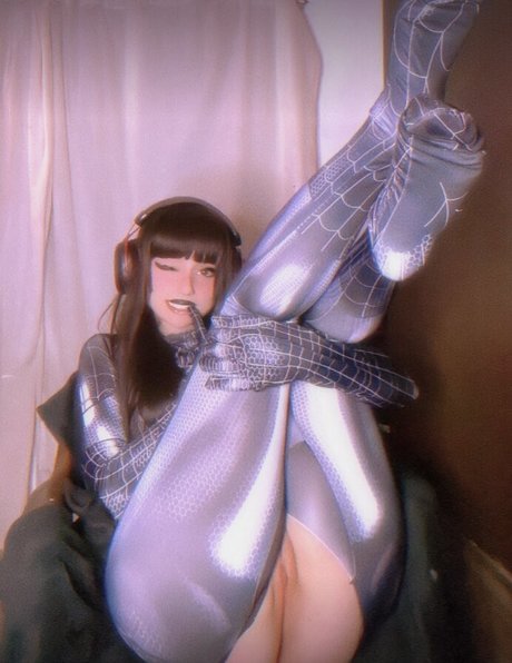 Agathadomenok OnlyFans Model Fotos