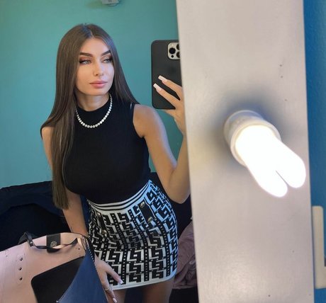 Elisa Esposito OnlyFans Pornografie