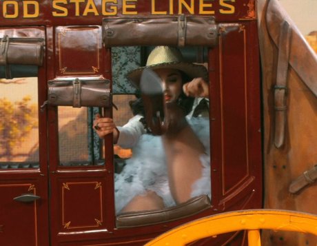 Molly Ephraim OnlyFans-Leak