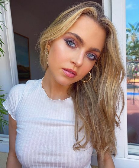 Anne Winters Leak von OnlyFans Pornografie