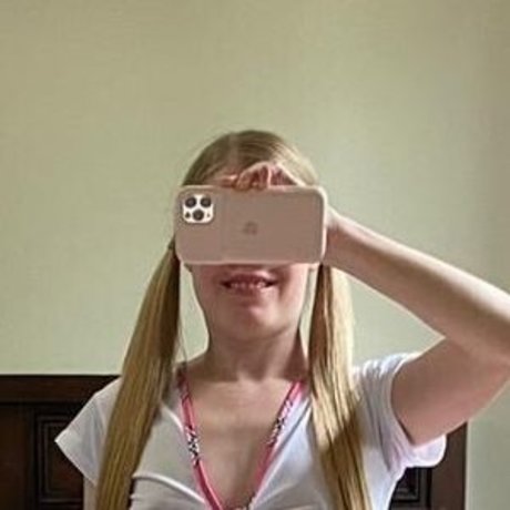 Little miss sarah Nacktbilder von OnlyFans geleakt