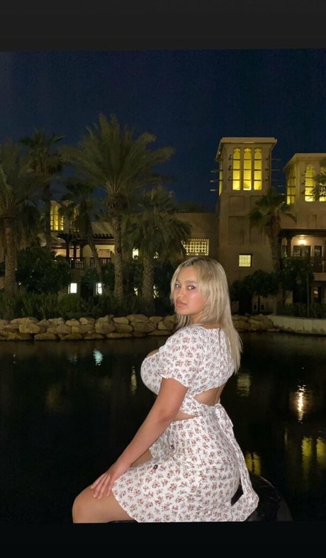 dünne ebenholz-onlyfans Aktbilder Teaser