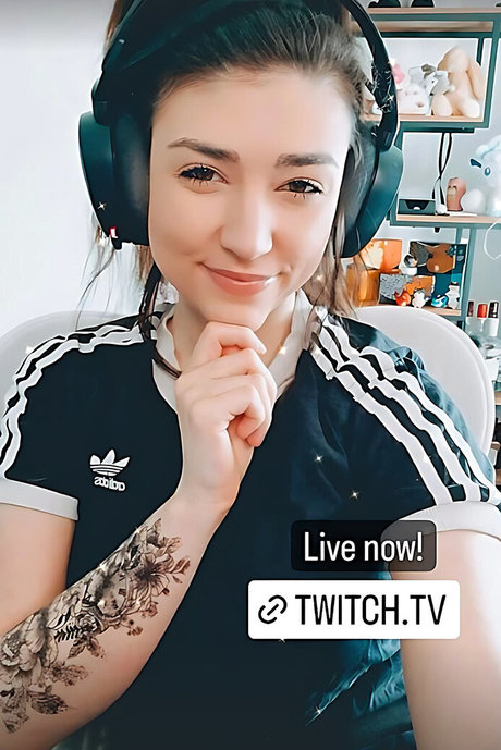 Wolfabelle Nacktbilder von OnlyFans