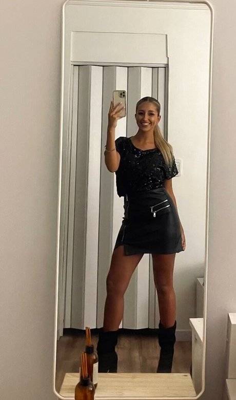 BustyAna OnlyFans Sextape