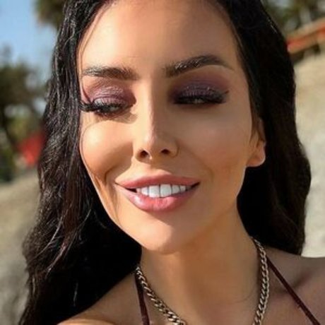 Pariz Zianna Kostenloses OnlyFans