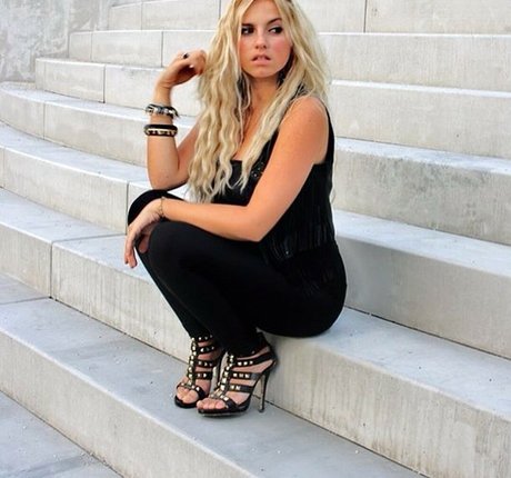 Sensi Lowe Nacktbilder geleakt OnlyFans