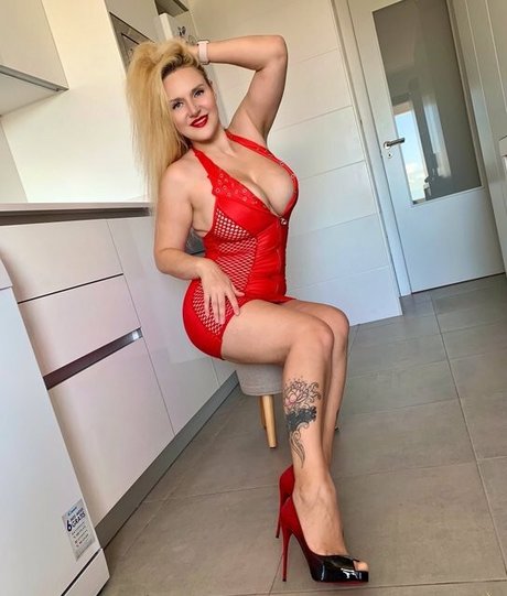 Dolly Fox OnlyFans Nacktfotos