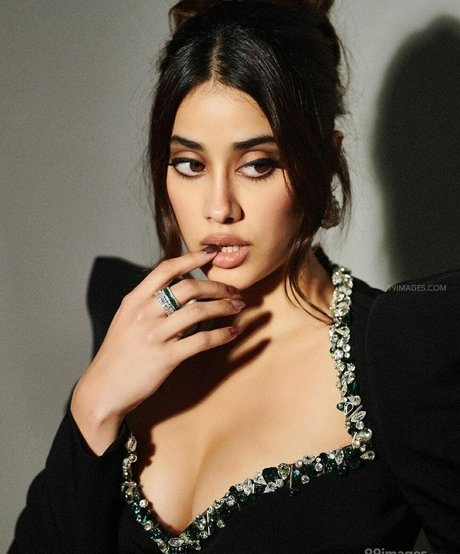 Janhvi Kapoor Profilbild