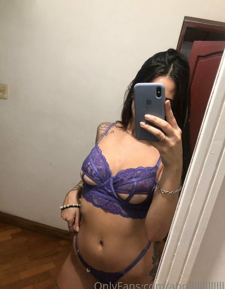 abrilllllllllllll OnlyFans Leak
