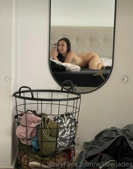 Willow Jade OnlyFans Bilder