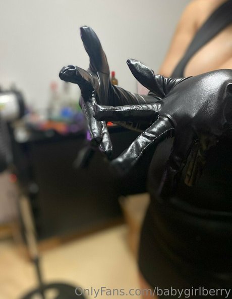 babygirlberry OnlyFans XXX