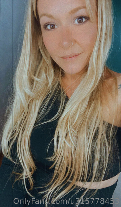 triple y NurlyFans-Pornos