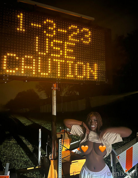 denixsarifree OnlyFans nackte Brüste