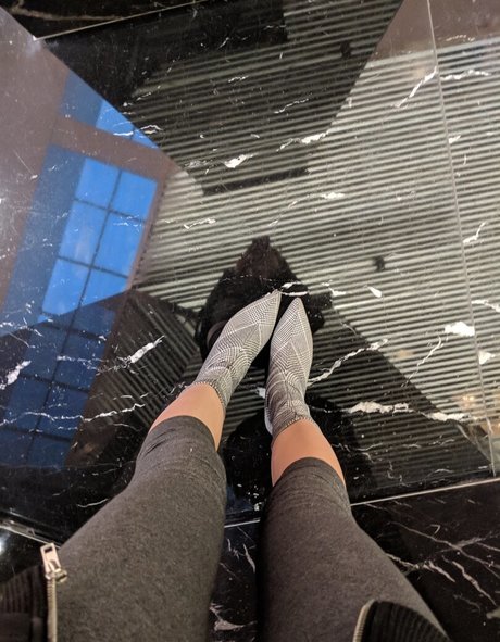 Diana Tarinova OnlyFans Lesbisch