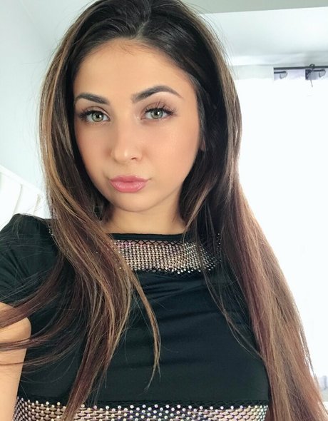 prrincess cherry OnlyFans nackte Brüste