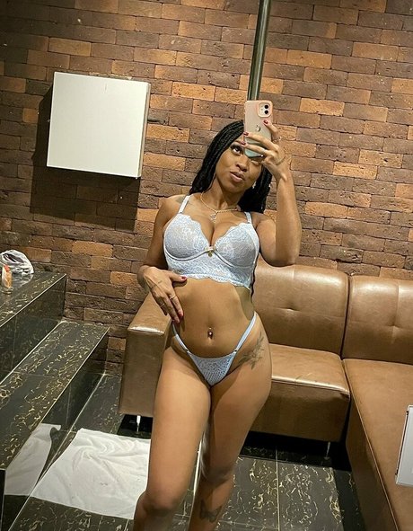 Preta Naja OnlyFans-Bilder