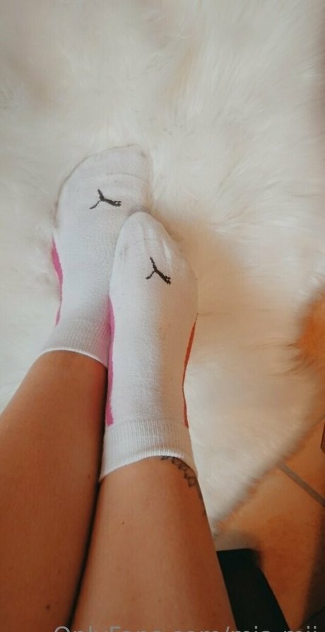 mia mii OnlyFans Joi