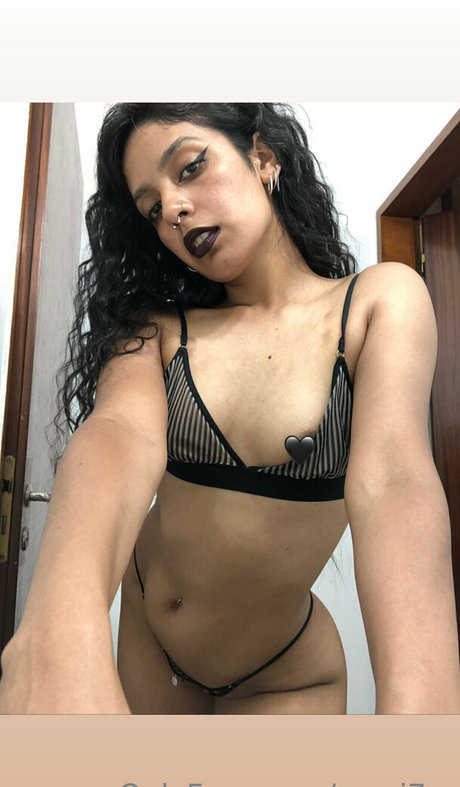 cami7m Nacktpornos auf OnlyFans