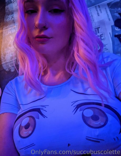 succubuscolette OnlyFans nackte Brüste