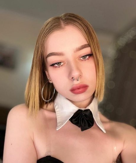 Annelitt Nacktpornos auf OnlyFans