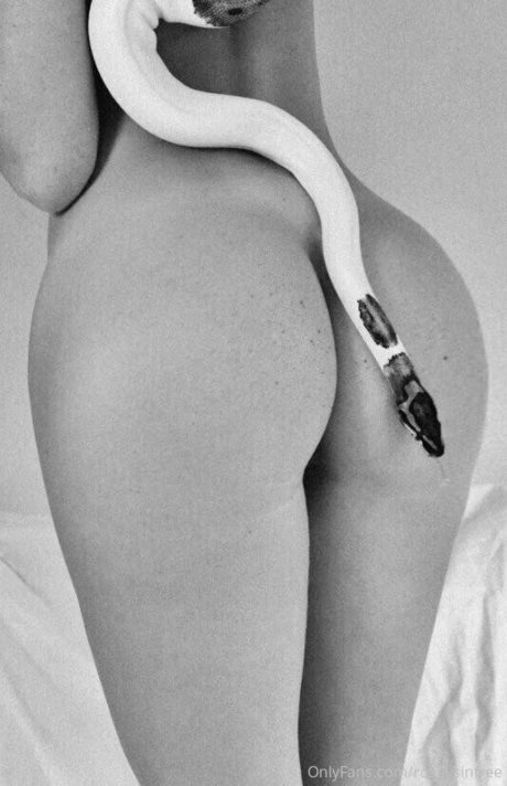 thekurv magazine NurlyFans-Brüste