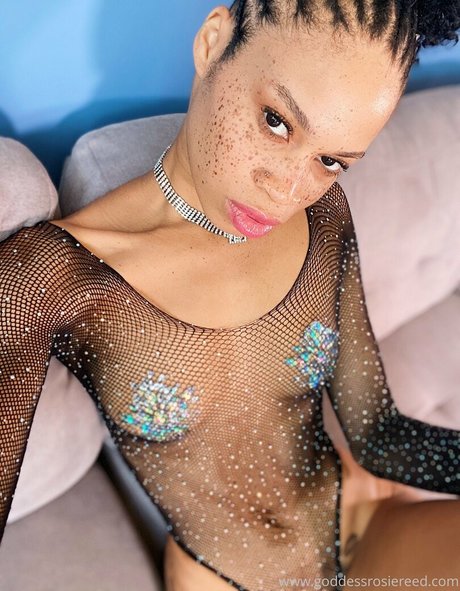 goddessrosiereed OnlyFans Model Fotos