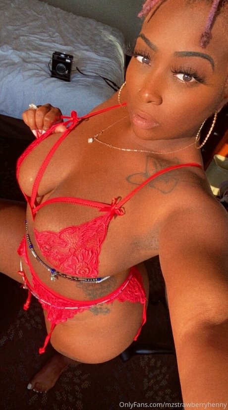 mzstrawberryhenny Nacktbilder OnlyFans geleakt