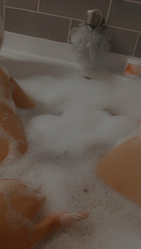 ccalii9403 OnlyFans geleakte Brüste