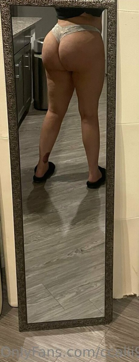 ccalii9403 OnlyFans Brüste Bild