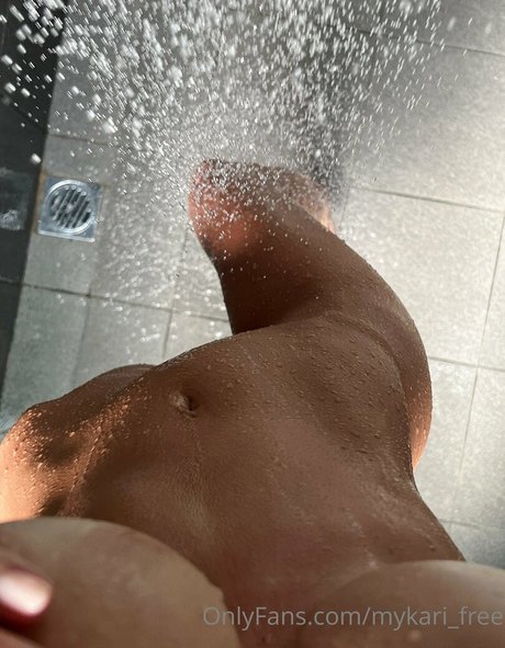 mykari free NurlyFans-Brüste