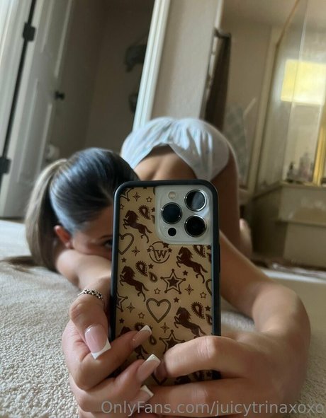 juicytrinaxoxo OnlyFans Brüste Bild