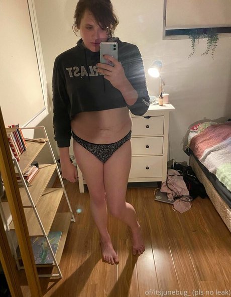itsjunebug_ Nackt auf OnlyFans