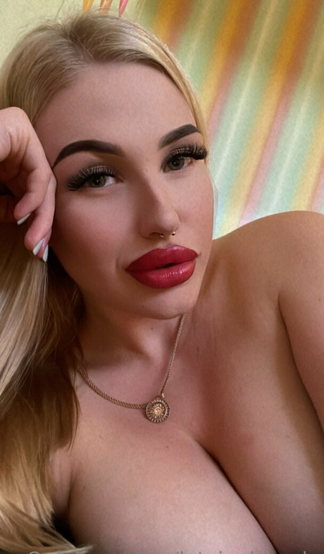 latvianblonde OnlyFans Nacktbilder