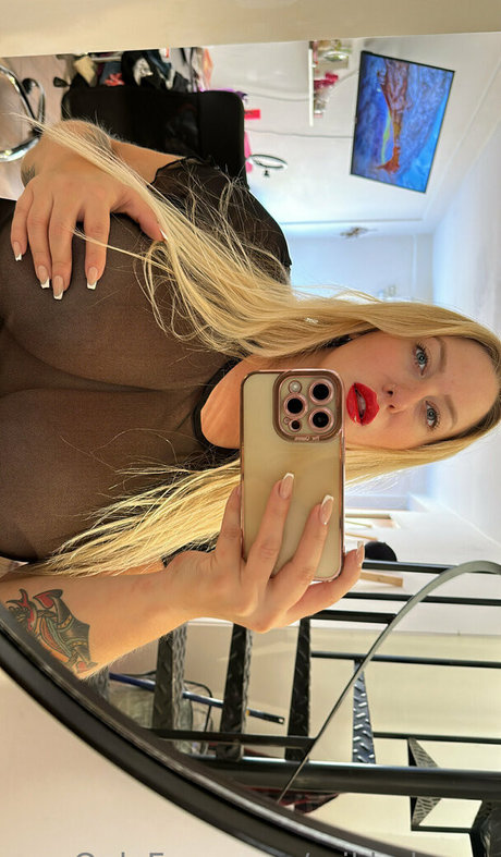 mikhelaxxx OnlyFans geleakte Brüste