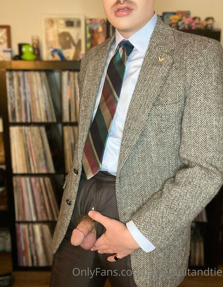 petersuitandtie OnlyFans-Leak