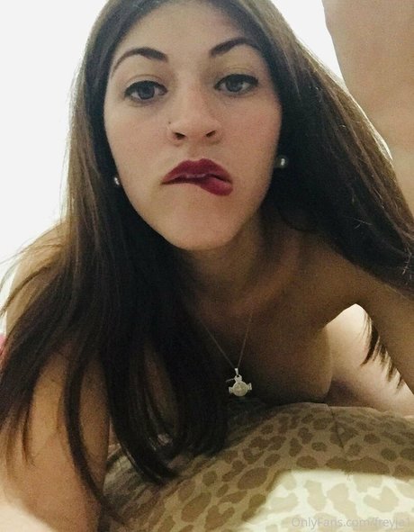 freyja1 OnlyFans Striptease