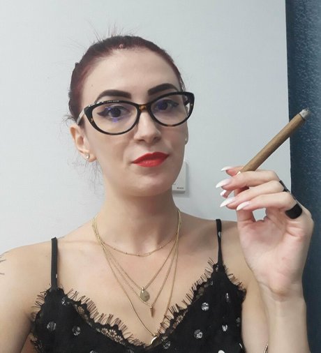 evabanefree OnlyFans Sextape