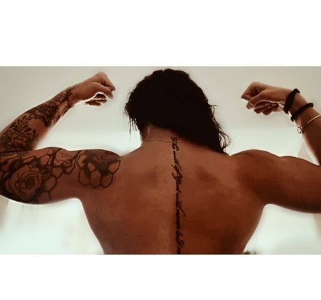 demigod jansevanrensburg OnlyFans Model Bilder