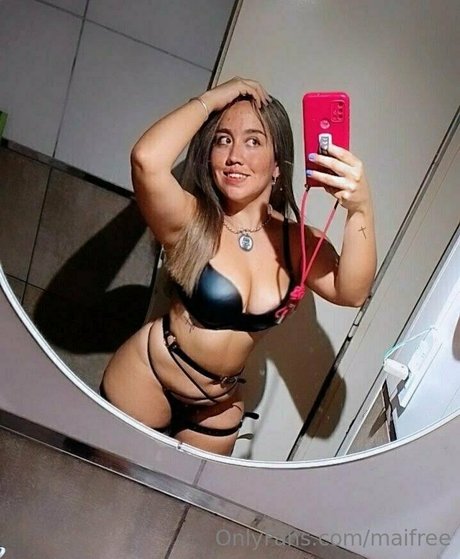 maifree OnlyFans Model Bilder