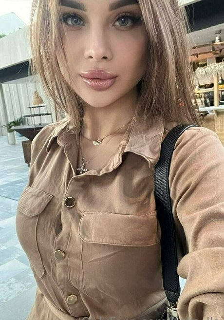 bella lla NSFW OnlyFans