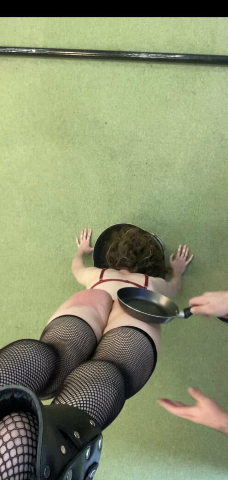 ecclesiaglasgow OnlyFans Model Bilder