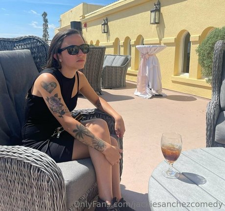 jackiesanchezcomedy Leak von OnlyFans-Inhalten