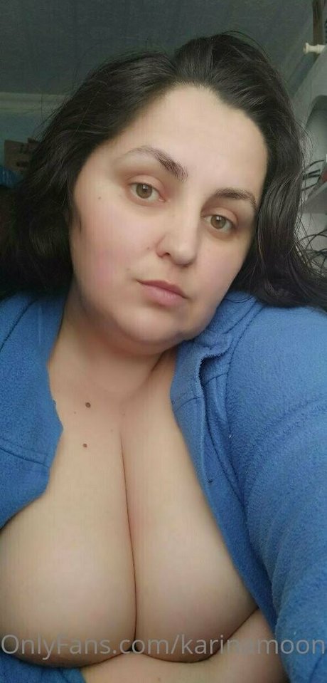 karinamoonn Nacktpornos auf OnlyFans