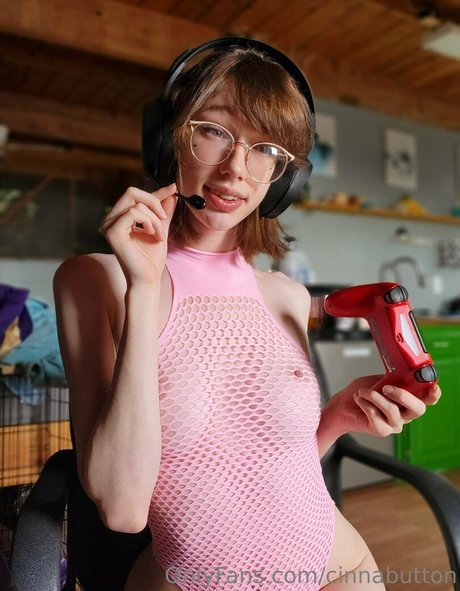 cinnabutton Brüste OnlyFans