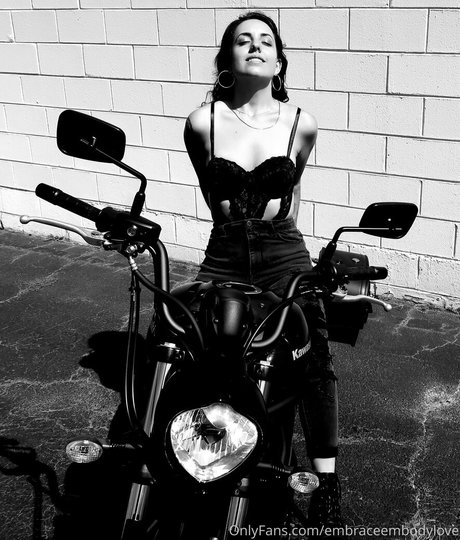 embraceembodylove Nacktbilder von OnlyFans geleakt