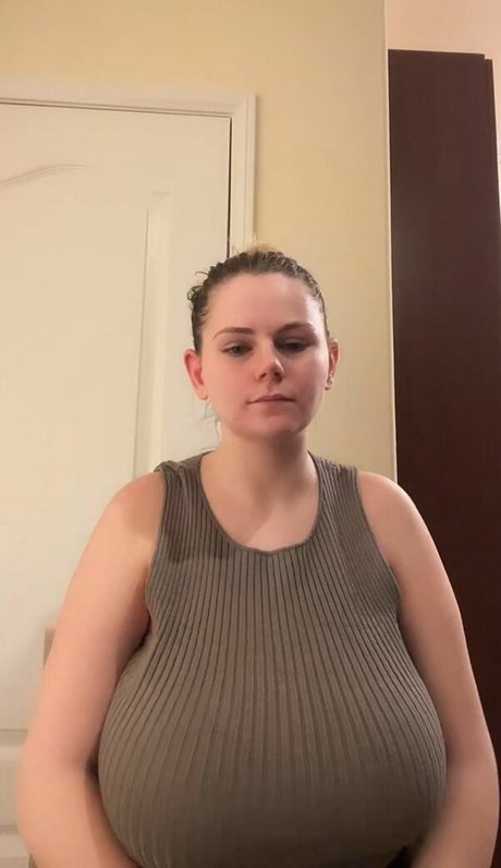 Emily V OnlyFans Bilder