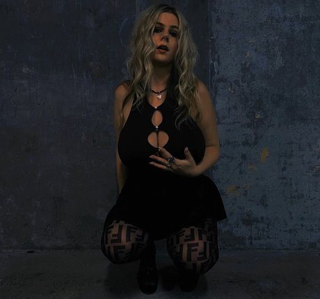 Emily V Nackt geleakt OnlyFans