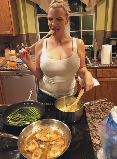 Tori Hendricz OnlyFans Inhaltstyp