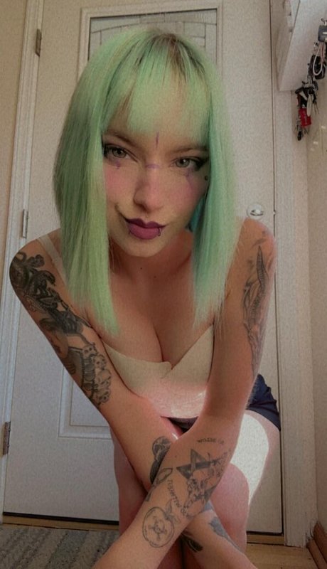 violets cabaret OnlyFans Bilder