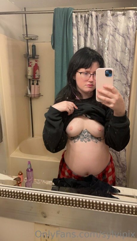 sylvipix OnlyFans nackte Brüste